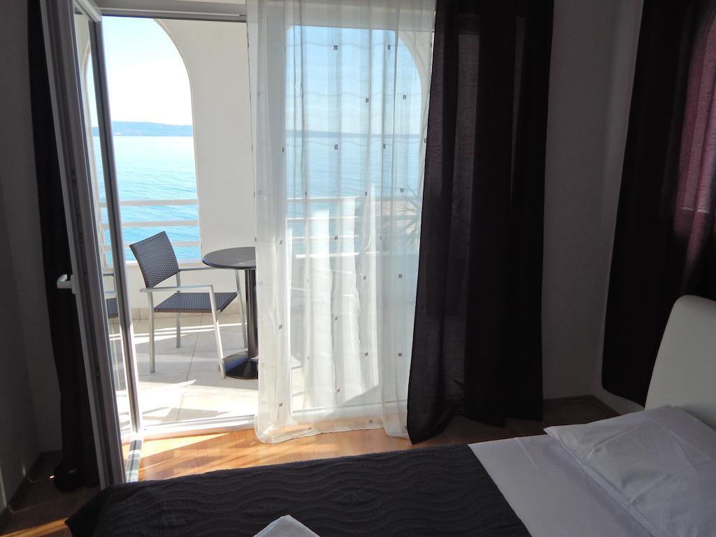 Sea Star Apartments Podstrana Quarto foto